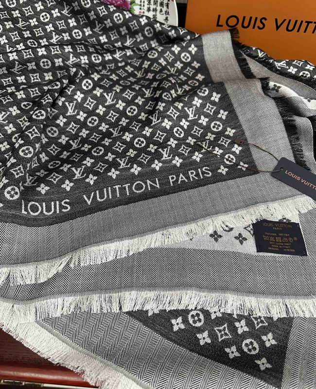 LV scarf 120X120cm 50%羊毛 50%羊绒 E (26)