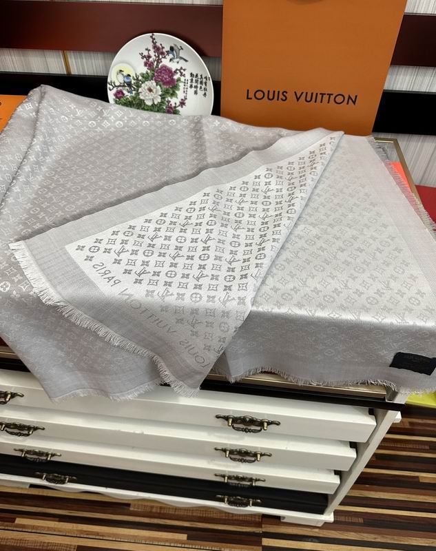 LV scarf 120X120cm 50%羊毛 50%羊绒 E (3)