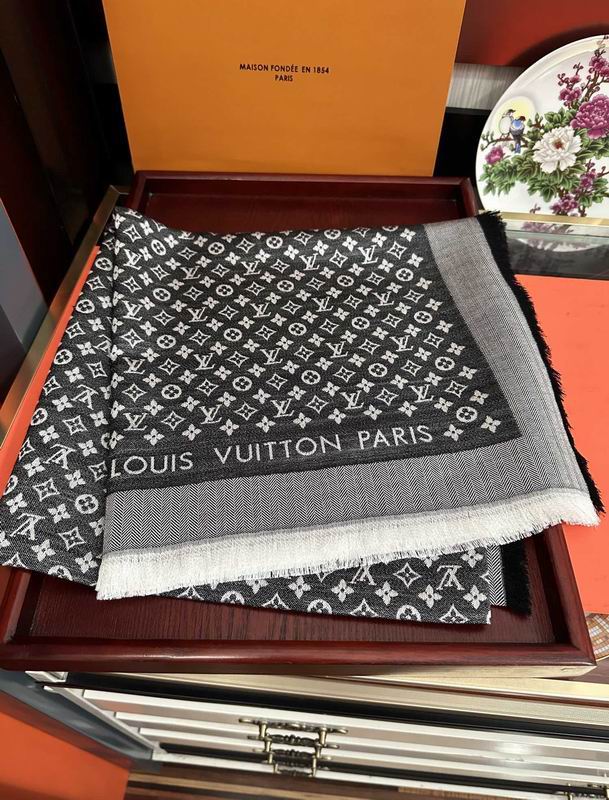LV scarf 120X120cm 50%羊毛 50%羊绒 E (30)