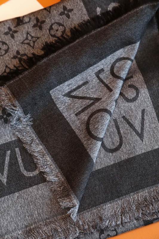 LV scarf 140X140cm 60%真丝 40%羊毛 E (11)
