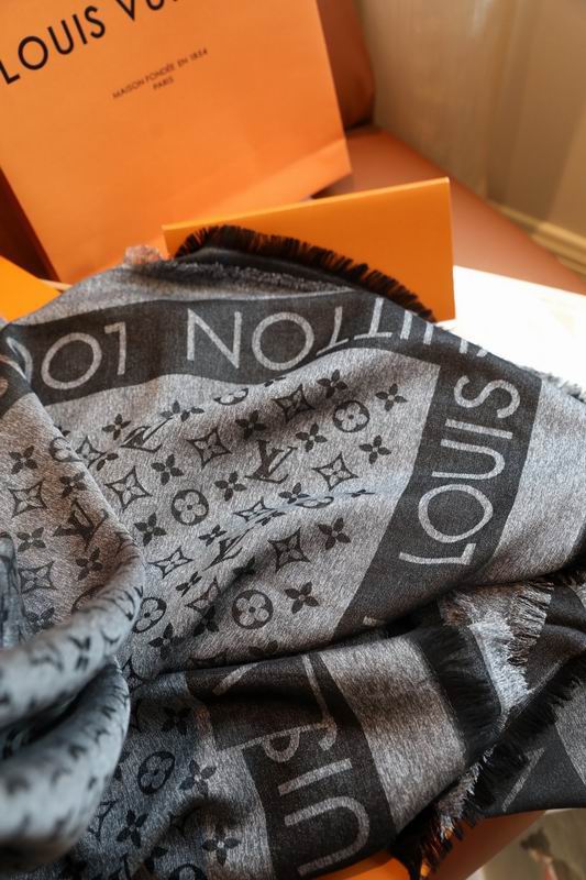 LV scarf 140X140cm 60%真丝 40%羊毛 E (14)