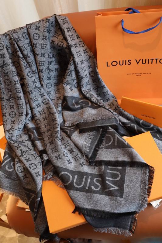 LV scarf 140X140cm 60%真丝 40%羊毛 E (15)