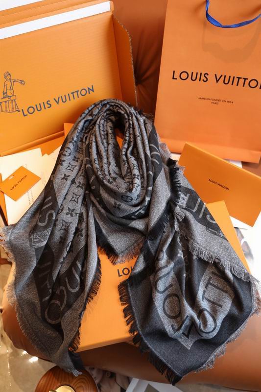 LV scarf 140X140cm 60%真丝 40%羊毛 E (16)