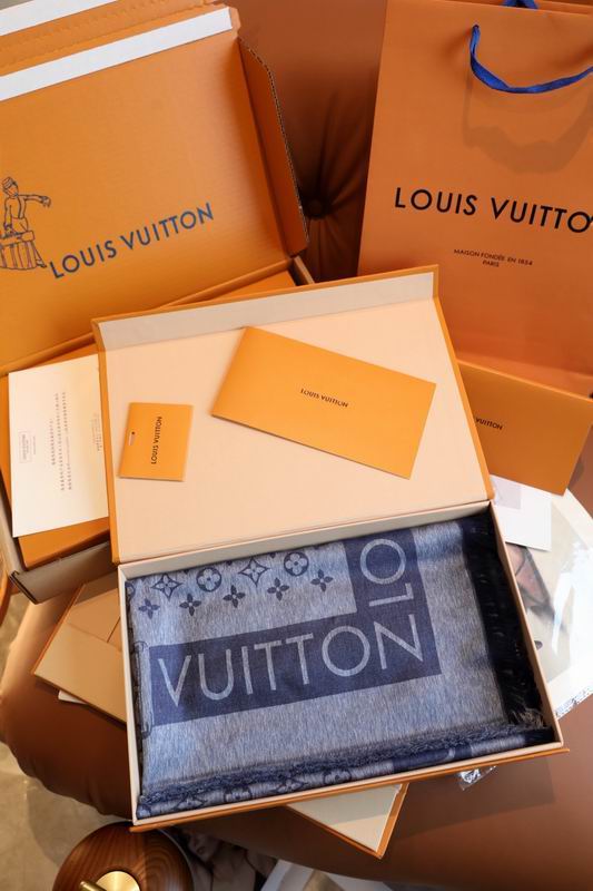 LV scarf 140X140cm 60%真丝 40%羊毛 E (8)