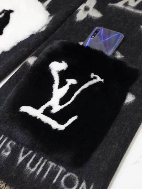 LV scarf 190X46cm E (2)