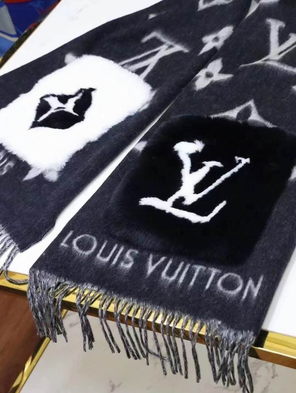 LV scarf 190X46cm E (3)