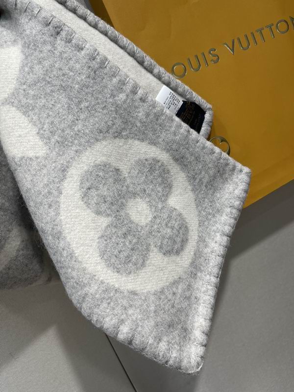 LV scarf 20X230cm E (33)