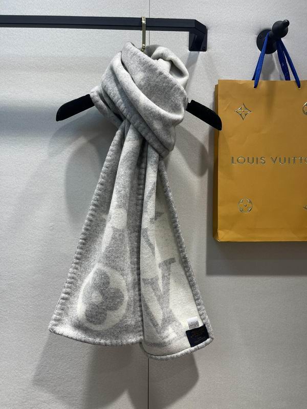 LV scarf 20X230cm E (34)