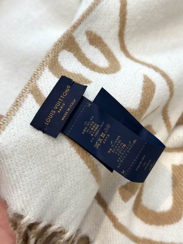 LV scarf 34X220cm 90%绵羊毛 9%山羊绒 1%桑蚕丝 E (12)