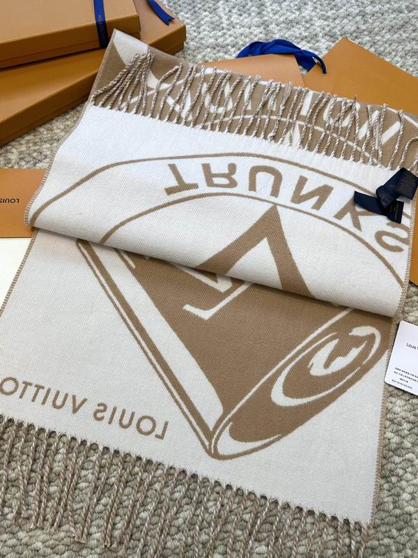 LV scarf 34X220cm 90%绵羊毛 9%山羊绒 1%桑蚕丝 E (15)