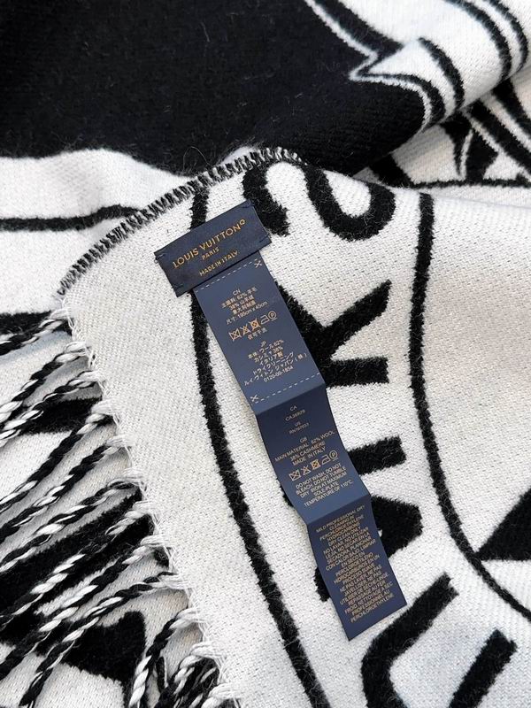 LV scarf 34X220cm 90%绵羊毛 9%山羊绒 1%桑蚕丝 E (4)