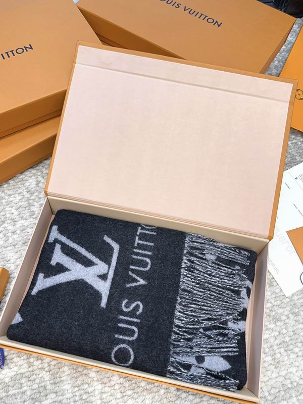 LV scarf 45X190cm(含须长) 100%山羊绒 E (32)