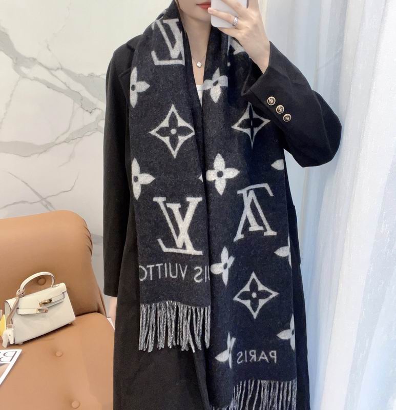 LV scarf 45X190cm(含须长) 100%山羊绒 E (36)