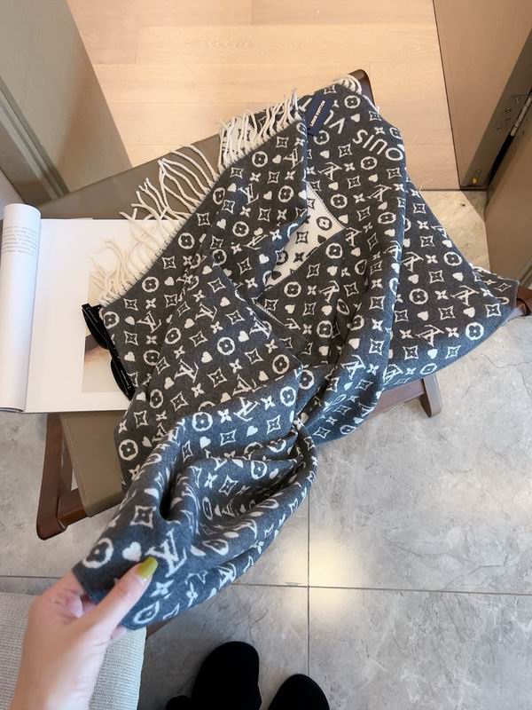 LV scarf 65X180cm E (3)