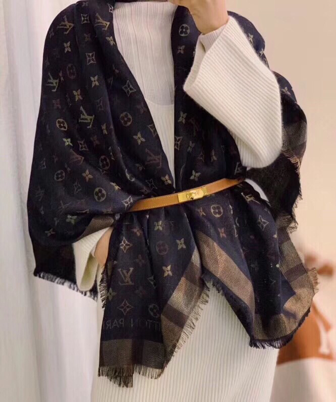 LV silk scarf 140X140cm E (1)