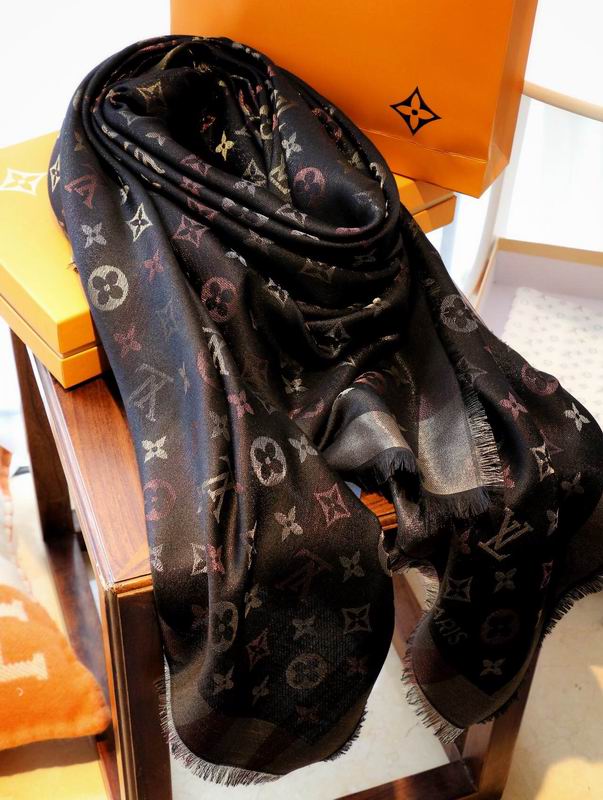 LV silk scarf 140X140cm E (10)