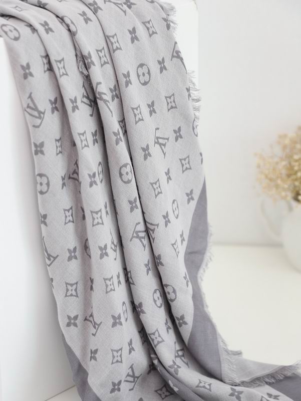 LV silk scarf 140X140cm E (11)