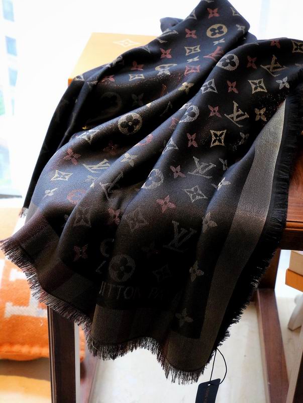 LV silk scarf 140X140cm E (11)