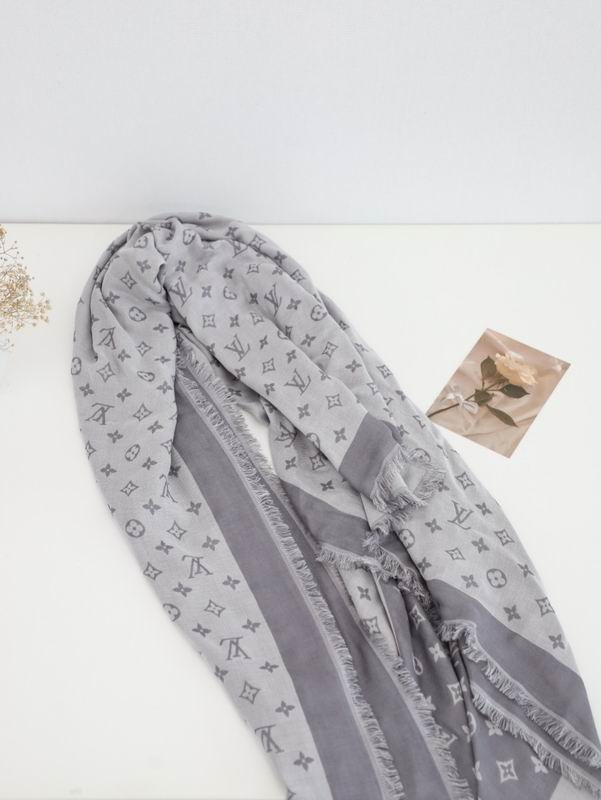 LV silk scarf 140X140cm E (12)