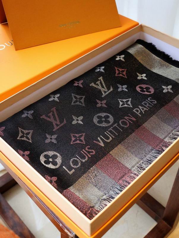 LV silk scarf 140X140cm E (12)