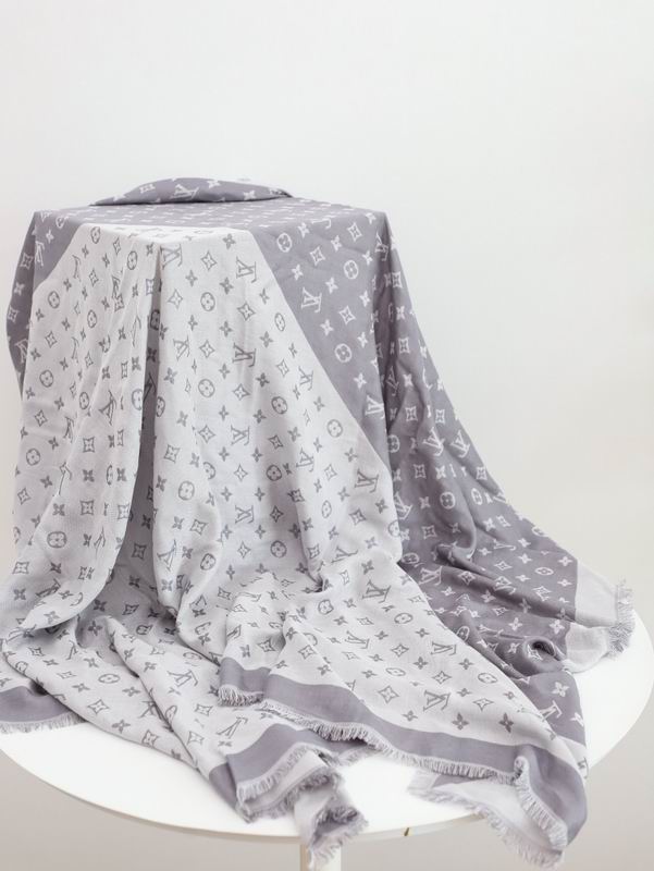 LV silk scarf 140X140cm E (13)