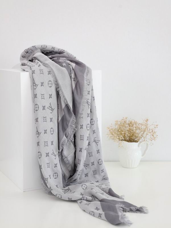 LV silk scarf 140X140cm E (14)