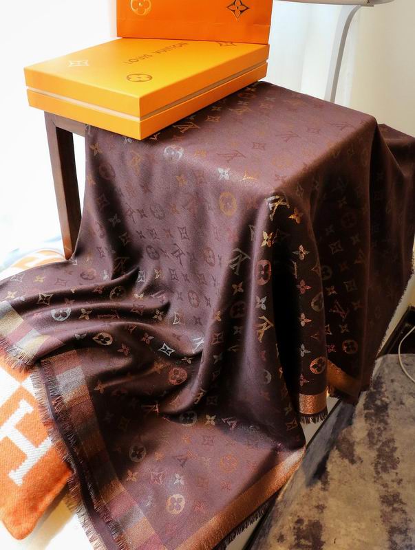 LV silk scarf 140X140cm E (16)