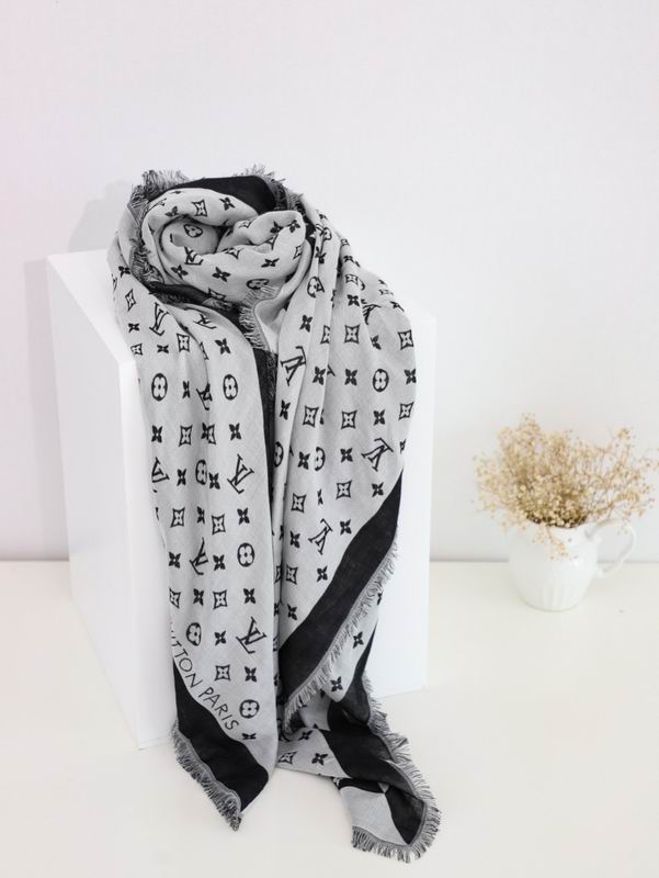 LV silk scarf 140X140cm E (17)