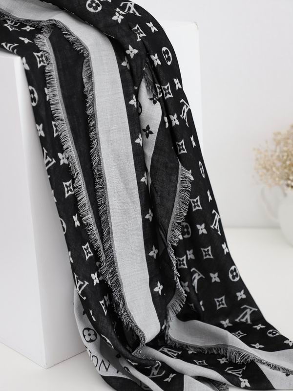LV silk scarf 140X140cm E (20)