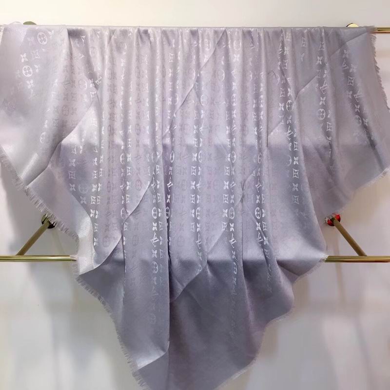 LV silk scarf 140X140cm E (21)