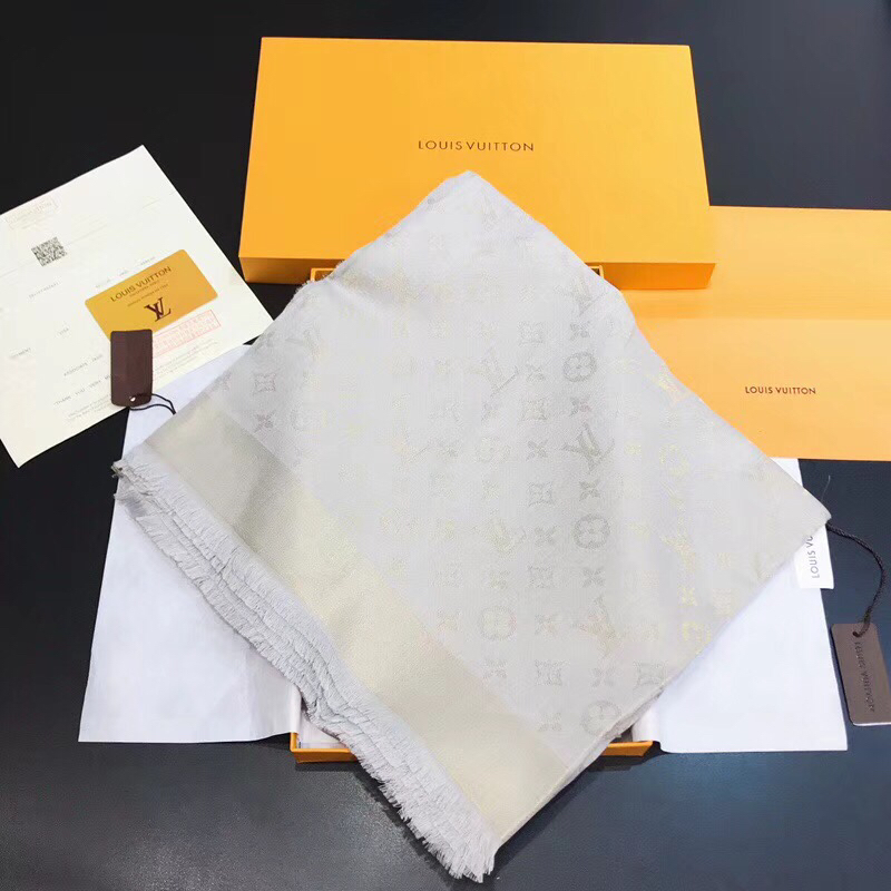 LV silk scarf 140X140cm E (28)