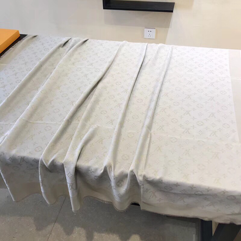 LV silk scarf 140X140cm E (30)