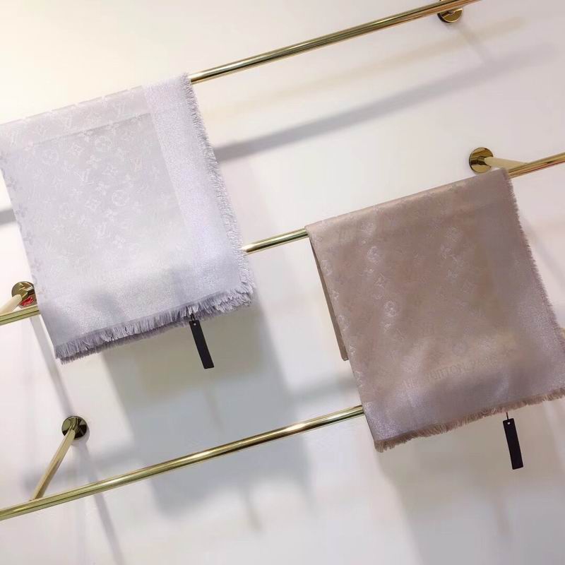 LV silk scarf 140X140cm E (32)