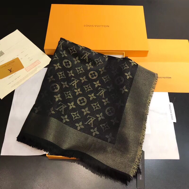 LV silk scarf 140X140cm E (37)