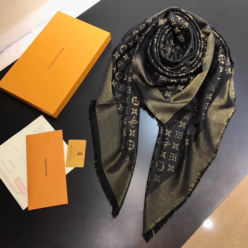 LV silk scarf 140X140cm E (39)