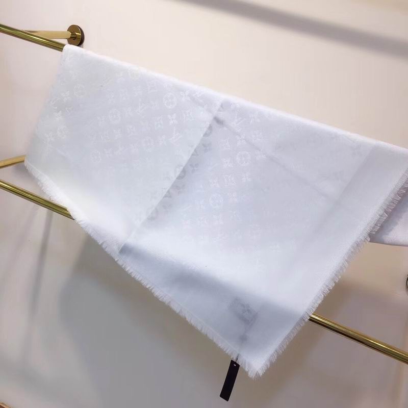 LV silk scarf 140X140cm E (39)