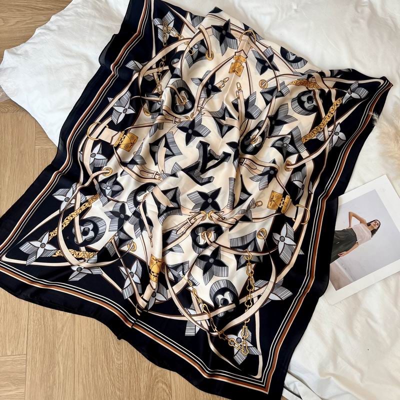 LV silk scarf 90-180cm E (12)