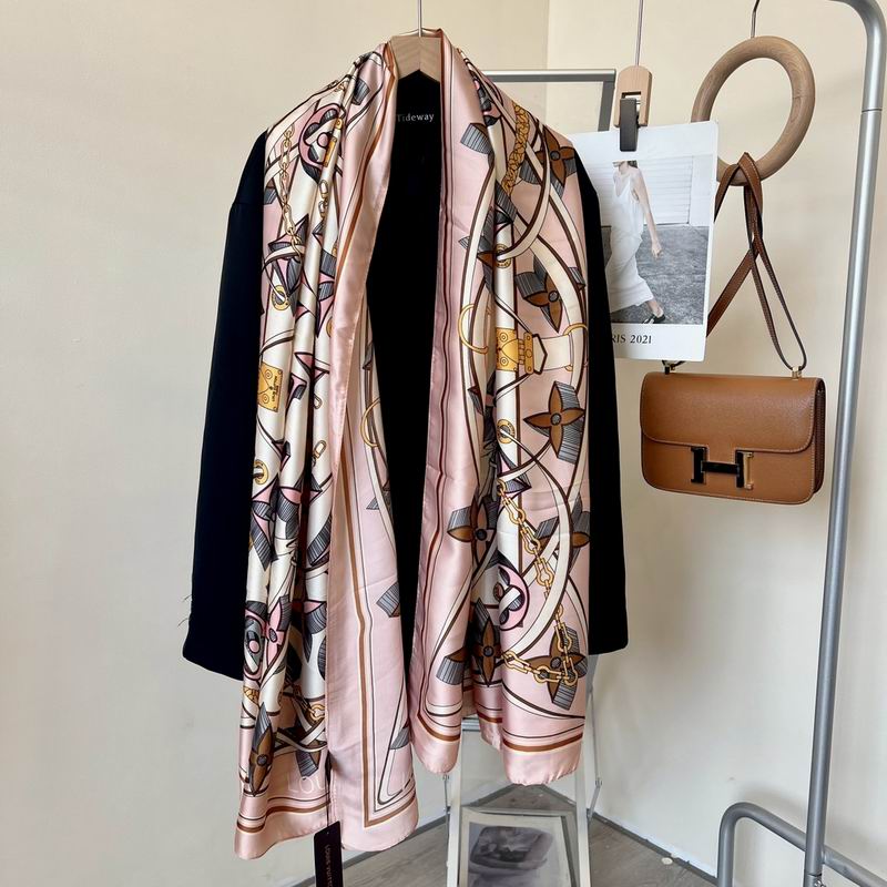 LV silk scarf 90-180cm E (14)
