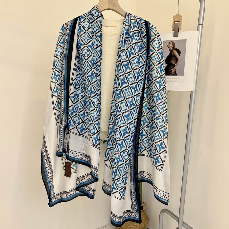 LV silk scarf 90-180cm E (15)