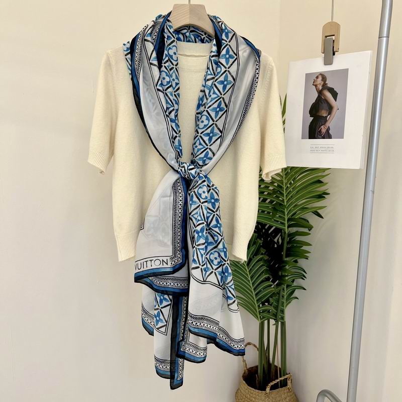 LV silk scarf 90-180cm E (17)