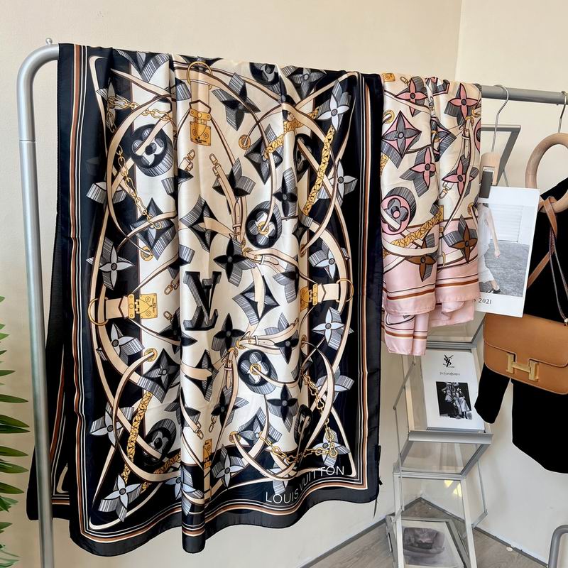 LV silk scarf 90-180cm E (17)
