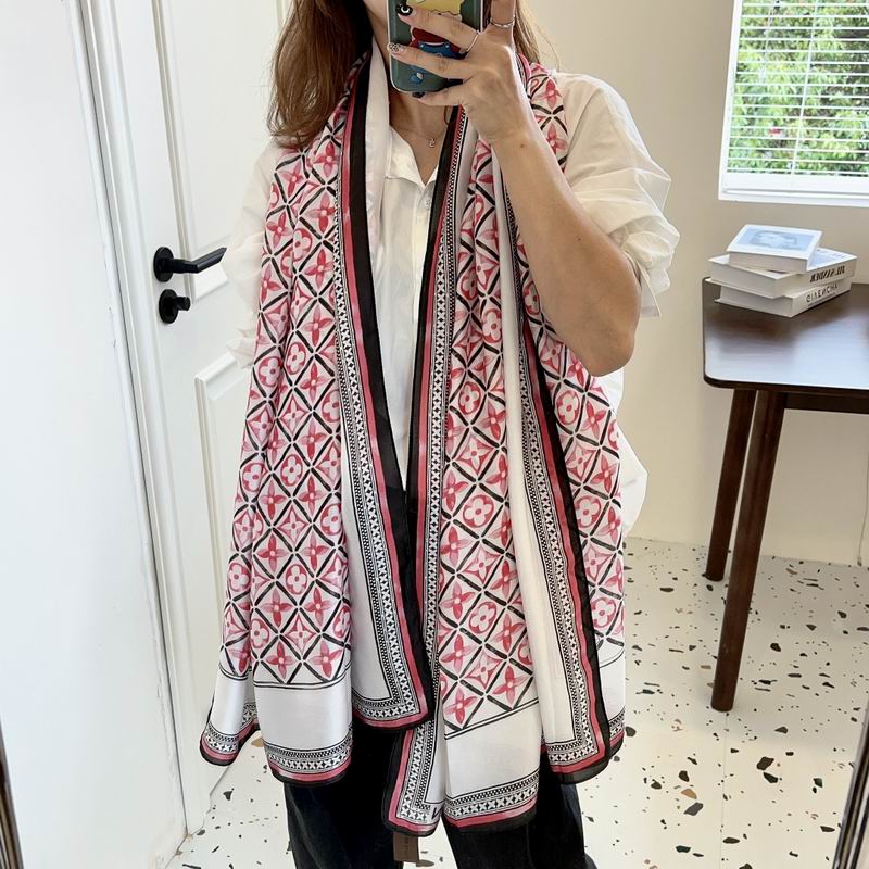 LV silk scarf 90-180cm E (18)