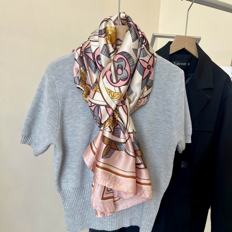 LV silk scarf 90-180cm E (18)