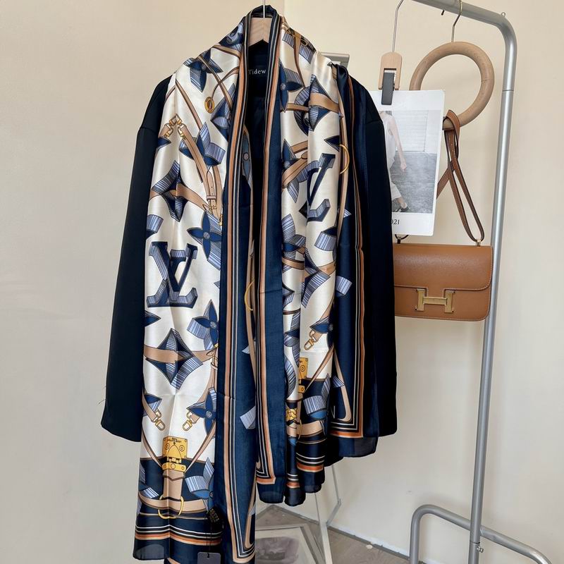 LV silk scarf 90-180cm E (2)