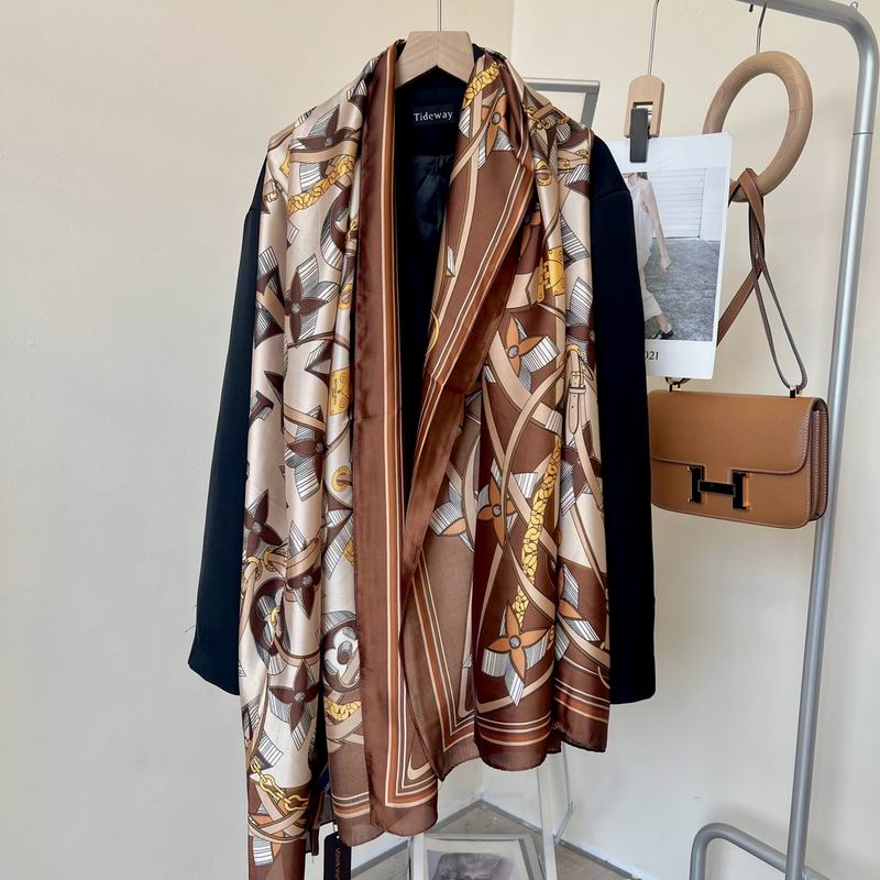 LV silk scarf 90-180cm E (20)