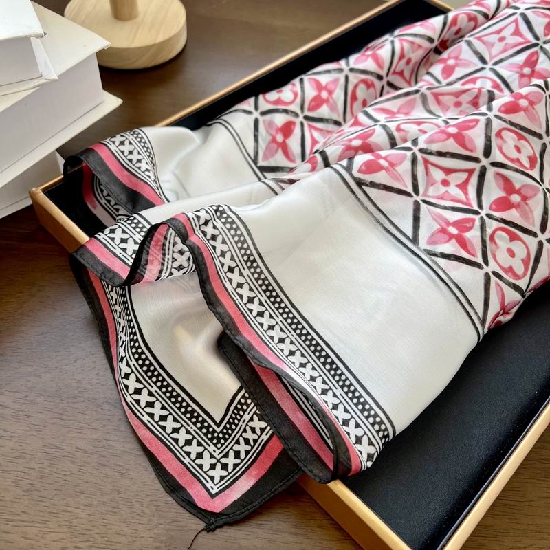 LV silk scarf 90-180cm E (25)