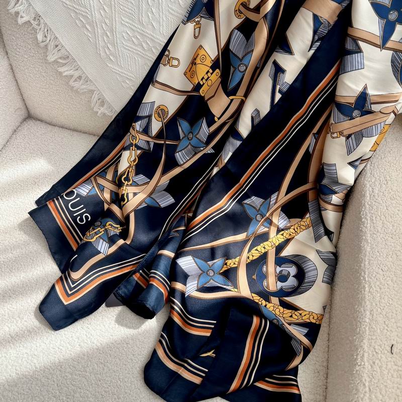 LV silk scarf 90-180cm E (3)