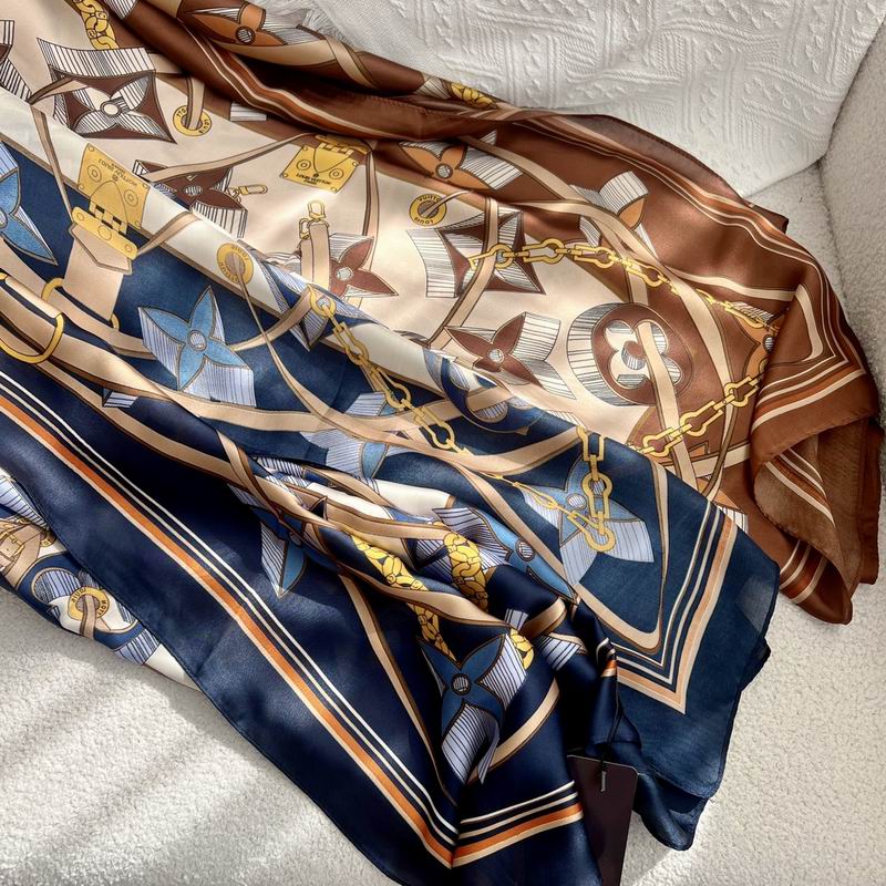 LV silk scarf 90-180cm E (4)