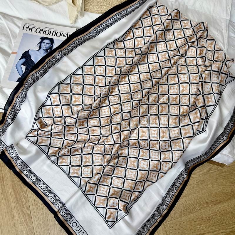 LV silk scarf 90-180cm E (5)