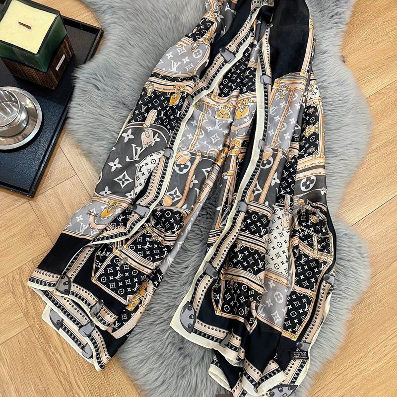 LV silk scarf 90-180cm E (5)